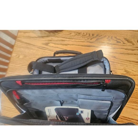 Wenger Swiss Army Laptop Computer Case Shoulder Bag Messenger Briefcase 16” - Picture 6 of 9